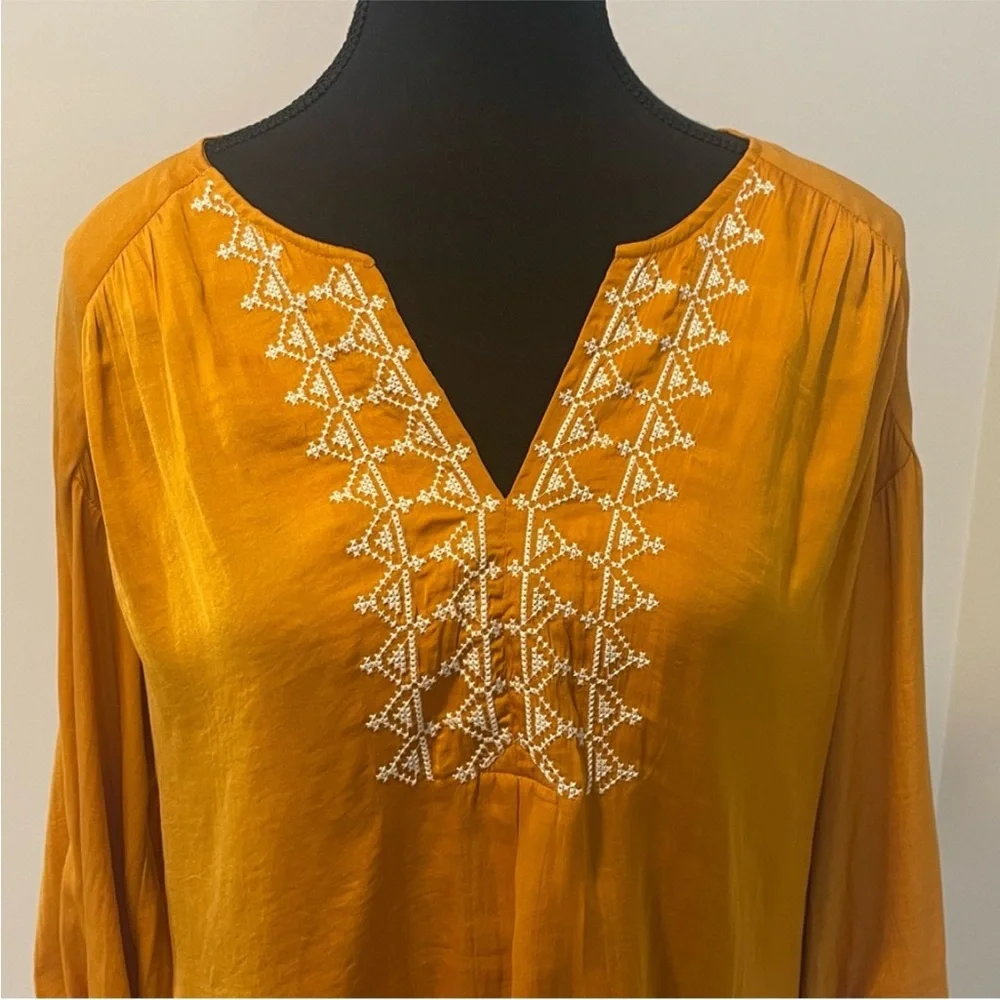 Never Worn! Anthropologie Dolan Golden Embroidered Blouse Oversized - Picture 5 of 10